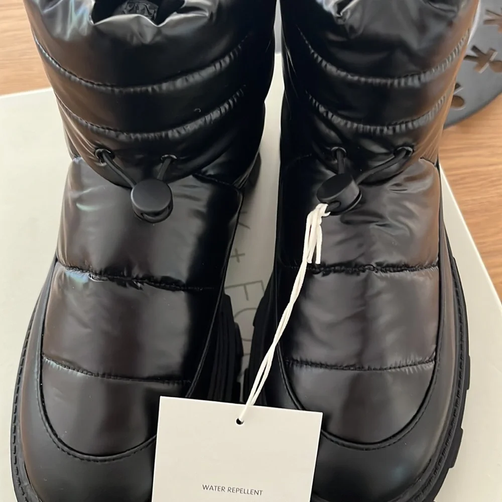winter boots - Picture 2 of 9